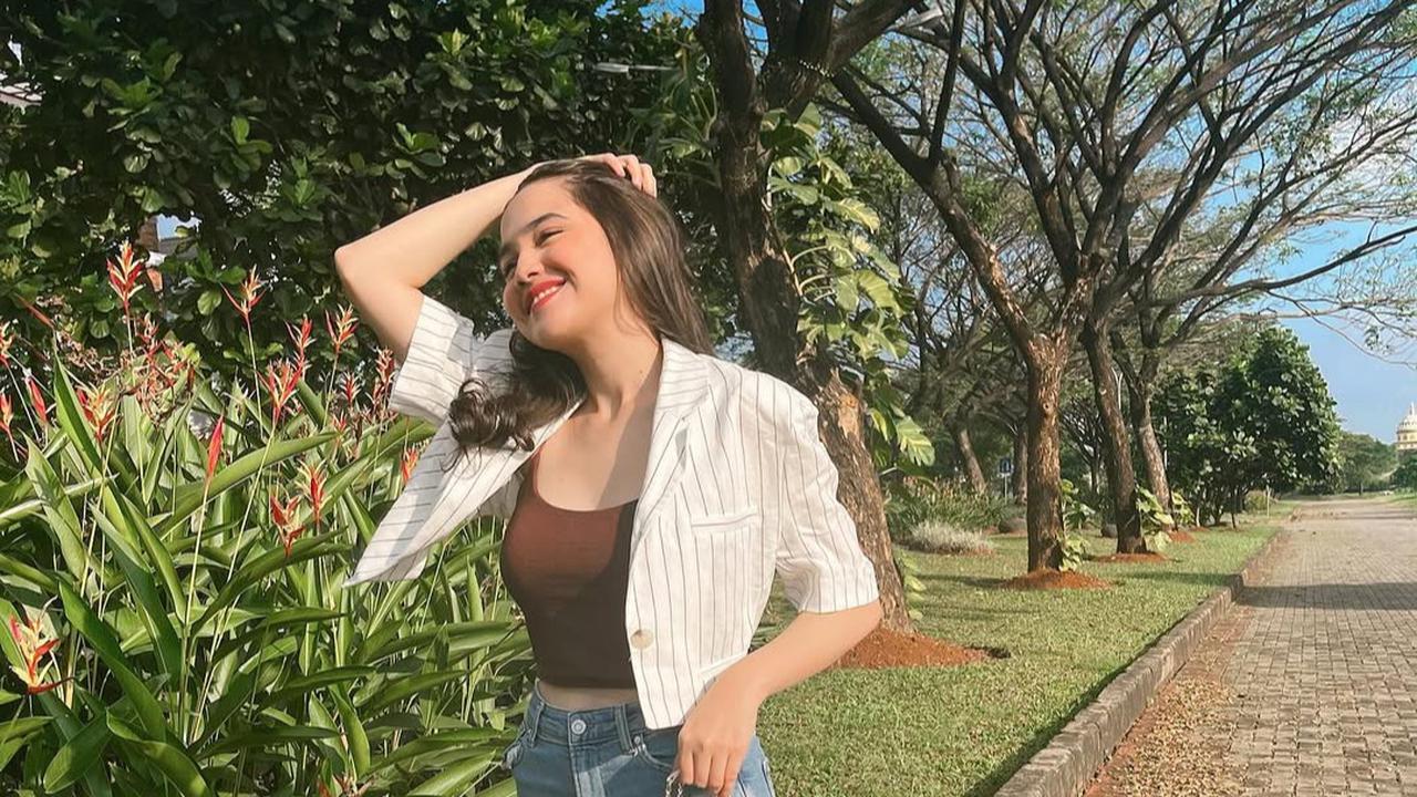 Cantik dan Stylish , Potret Outfit Syifa Hadju dengan Gaya Casual di Berbagai Momen Santai