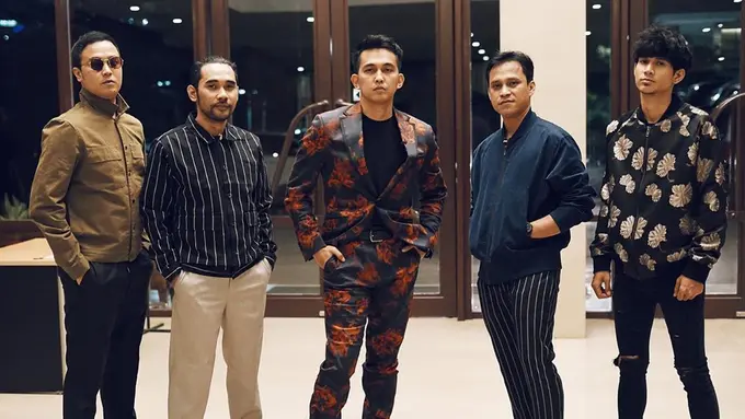 Putuskan Keluar dari Lyla, Ini 6 Potret Kebersamaan Naga dengan Personelnya