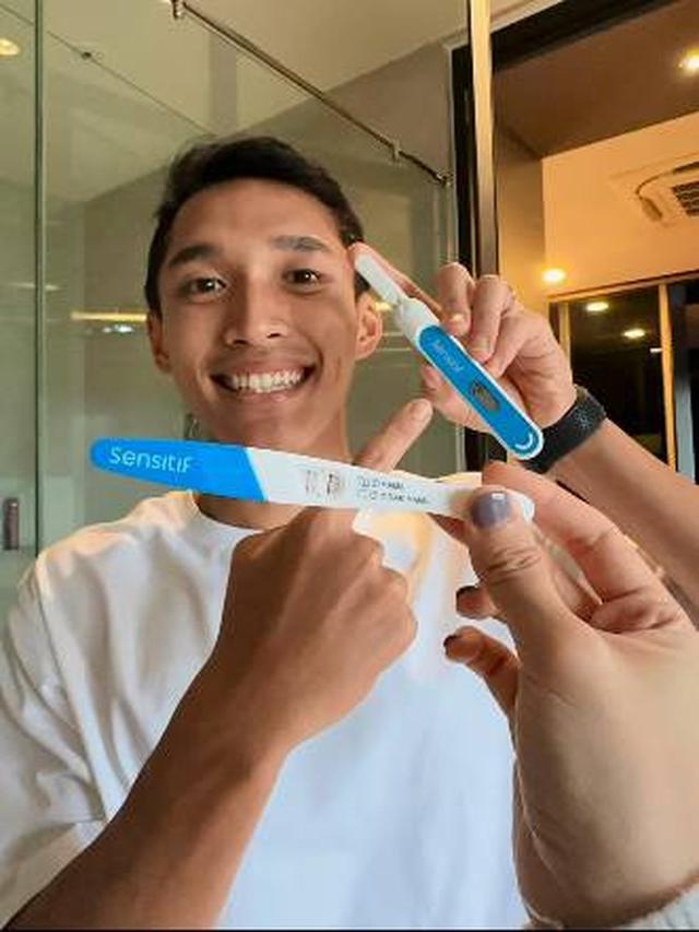 7 Potret Jonatan Christie dan Shanju Umumkan Hamil Anak Pertama, Penuh Kebahagiaan
