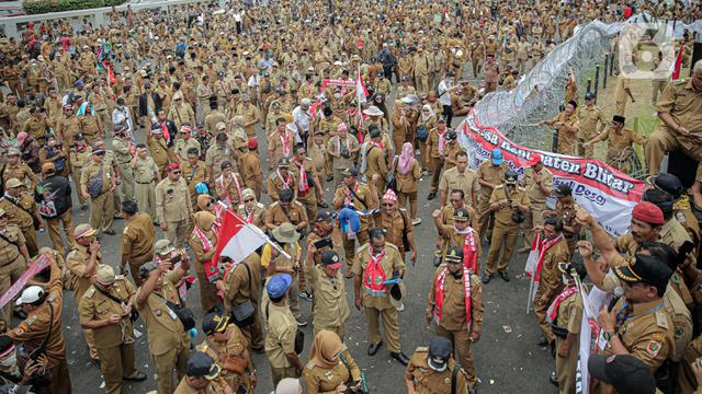 Ribuan Kepala Desa Geruduk Gedung DPR, Tuntut Perpanjangan Masa Jabatan