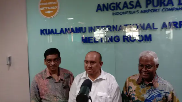 Direktur Angkasa Pura Aviasi Haris di  Bandara Kualanamu, Kabupaten Deli Serdang, Sumatera Utara, Kamis (30/12/2021).