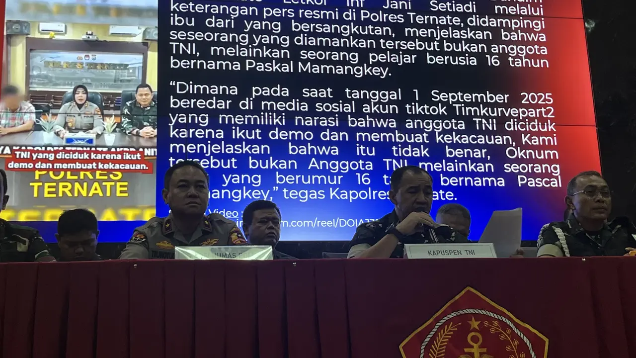 Kepala Pusat Penerangan (Kapuspen) TNI Brigjen Freddy Ardianzah saat konferensi pers di Mabes TNI, CIlangkap, Jakarta Timur. (Liputan6.com/M Radityo Priyasmoro)