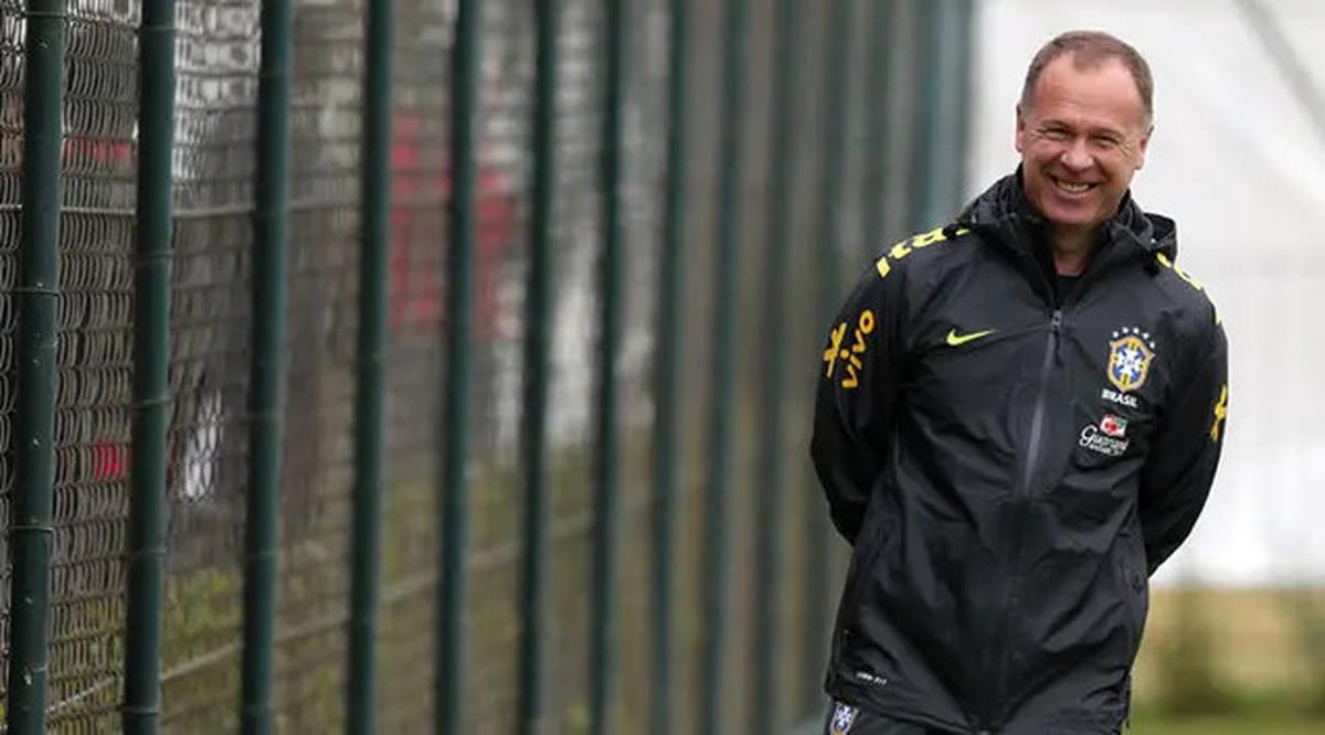 Profil Mano Menezes, Pelatih Sepak Bola Profesional Brasil yang Beberapa Kali Dipecat Tim Asuhannya