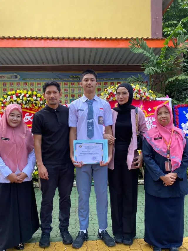 Momen Haru Ibnu Jamil Hadiri Kelulusan Sang Putra yang Lolos Akmil