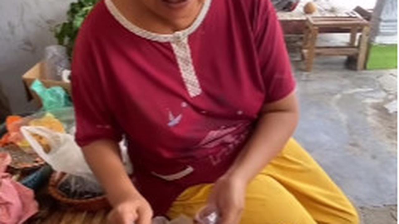 Pria Ini Syok Berat Tahu Harga Kopi & Gorengan Tak Lebih dari Seribu di Jombang