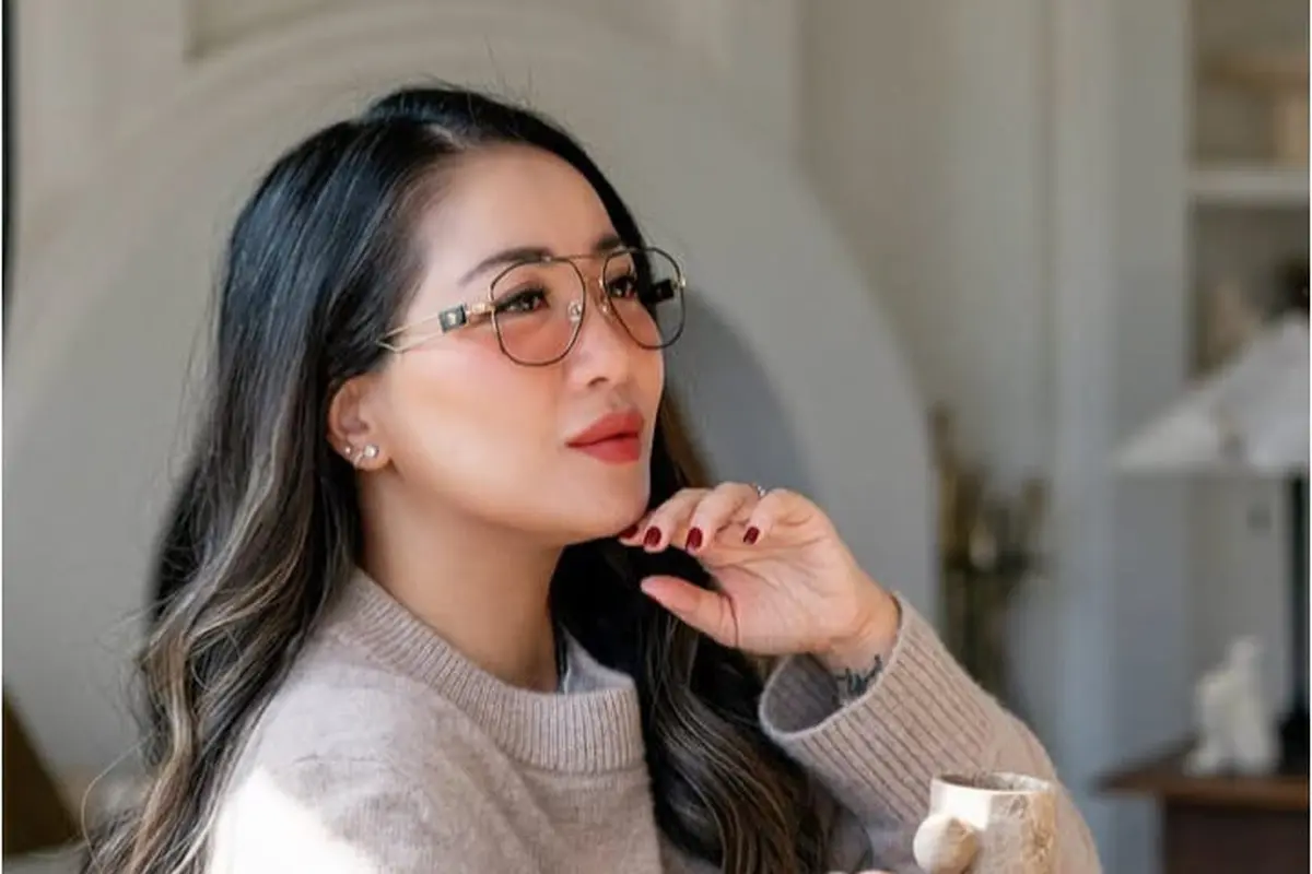 Tren Kacamata 2026: 6 Gaya Eyewear yang Siap Jadi Statement Fashion