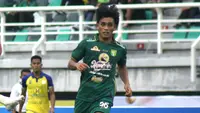 Gelandang Persebaya Surabaya, Ripal Wahyudi. (Aditya Wany/Bola.com)