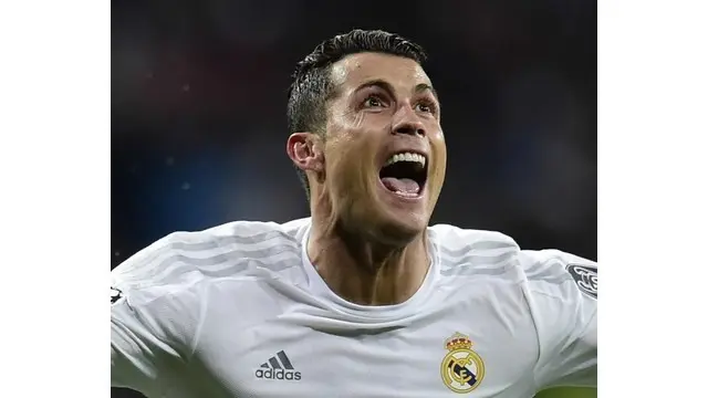 Cristiano Ronaldo mencetak 3 gol dan membawa Real Madrid lolos ke babak semifinal Liga Champions setelah berhasil mengalahkan Wolfsburg 3-0 di Santiago Bernabeu, Selasa (12/4/2016). gol 