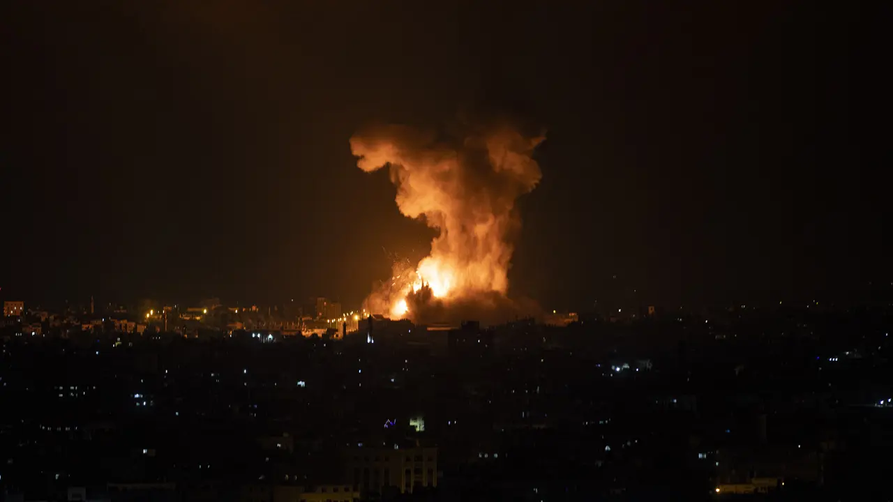FOTO: Serangan Udara Israel Tewaskan 20 Orang Palestina