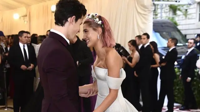 [Bintang] Shawn Mendes - Hailey Baldwin