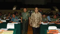 Citizen6, Jakarta: Dalam amanatnya Irjen TNI menyatakan bahwa sosialisasi ini dilaksanakan dalam rangka mencegah dan memberantas agar tidak terjadi korupsi di lingkungan TNI. (Pengirim: Badarudin Bakri).