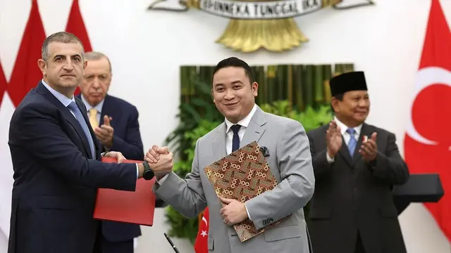 Indonesia dan Turki memasuki era baru dalam kerja sama strategis pertahanan dengan ditandatanganinya dua perjanjian Joint Venture Agreement (JVA) antara dua perusahaan teknologi pertahanan terkemuka Turki yaitu Baykar Makina dan Roketsan Roket Sanayii ve
