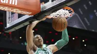 Jayson Tatum melakukan Slam Dunk saat melawan Hawks (AP)