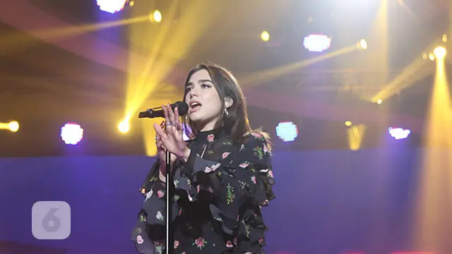 [Bintang] Dua Lipa