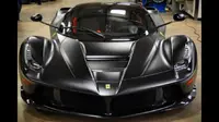 Mobil Hibrida Ferrari Dipermak Ala Batmobile