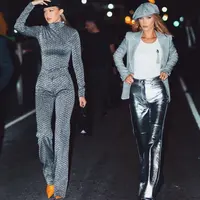Intip gaya Gigi Hadid hingga Zendaya yang kenakan busana bernuansa abu-abu perak di New York Fashion Week (Foto: instagram/gigihadid)
