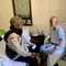 Pelaksana Lansia dan Disabilitas (Landis) melakukan pelayanan terhadap jemaah haji Indonesia. (Landis Sektor 5 PPIH Daker Makkah)