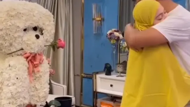 Potret mesra Uya Kuya dan istri