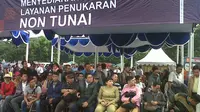 1.000 Orang Kerumuni 14 Mobil Penukaran Uang di Monas