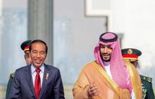 FOTO: Kehangatan Pangeran Muhammad bin Salman Menyambut Kedatangan Presiden Jokowi di Istana Al-Yamamah Arab Saudi