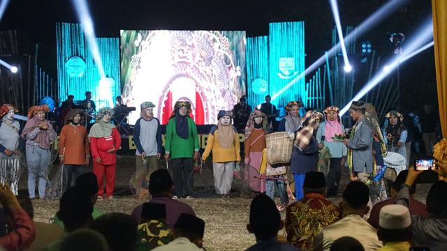 Kenduri Swarnabhumi 2024 yang didukung Kementerian Pendidikan, Kebudayaan, Riset, dan Teknologi (Kemendikbudristek) salah satunya menggelar Festival Bekarang Lopak Sepang.