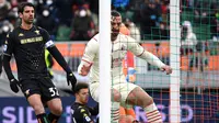 Zlatan Ibrahimovic sukses cetak gol ke gawang Venezia pada laga lanjutan Liga Italia Serie A hari Minggu (09/01/2021). (Marco BERTORELLO / AFP)