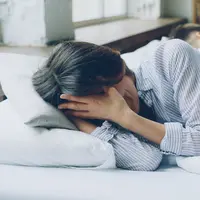 Sulit tidur dapat dipengaruhi stres, kebiasaan sehari-hari, hingga lingkungan kamar. Mengenali penyebabnya menjadi langkah awal untuk membangun pola tidur yang lebih sehat. (Foto/Dok: Pexels)