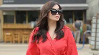 Selebgram Cantik Honey Claire Sukses Diburu Karyanya