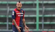 Pemain asal Belgia keturunan Indonesia, Radja Nainggolan pernah besar bersama Inter Milan. Namun ia tak mendapatkan tempat di lini tengah Nerazzuri di era Antonio Conte. Radja Nainggolan akhirnya dipinjamkan ke Cagliari pada musim 2018/2019. (AFP/Simone Ferraro)