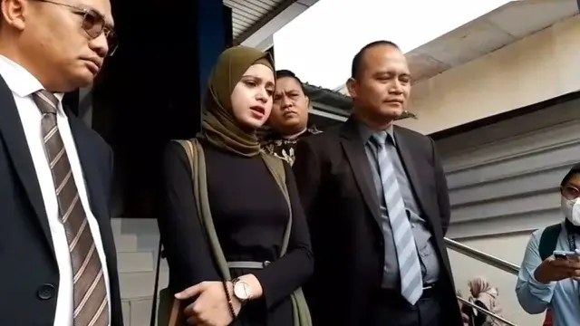 Sarah, istri Rizal Djibran