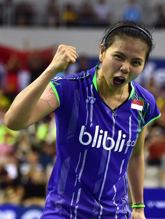 3. Greysia Polii - Pemain ganda putri senior Indonesia ini juga sering menyerang dengan jump smash yang akurat. Ini merupakan salah satu senjata Greys untuk meraih poin. (AFP/Jung Yeon-Je)