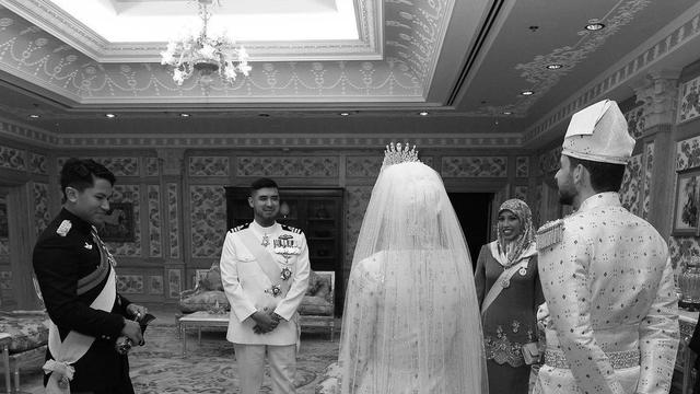 7 Potret Pangeran Abdul Mateen di Royal Wedding Sang Kakak, Curi Perhatian