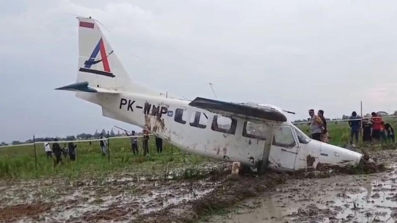 Pesawat Jatuh Karawang: Kapten Eko Agus Selamat Bersama Empat Awak Lainnya