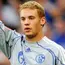 Manuel Neuer adalah pemain sepak bola Profesional asal Jerman yang bermain di Bayern Munchen