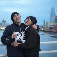 Meski Abimana Aryasatya dan istri terbilang jarang pamer momen mesra di publik tapi rumah tangga mereka jauh dari kabar miring. (FOTO: instagram.com/inong_ayu)