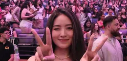 Natasha Wilona membagikan keseruannya nonton konser Ariana Grande. Ia pun memerlihatkan beberapa lagu yang dibawakan Ariana Grande. [@natashawilona12]