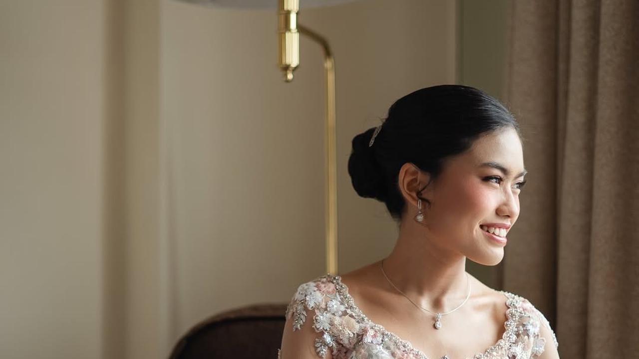 Model Kebaya yang Dipakai Namira Adjani Anak Sulung Alya Rohali saat Lamaran, Cantik dan Kalem
