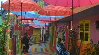 Kampung Warna - Warni di Kota Malang mengandalkan dana sosial perusahaan (Zainul Arifin/Liputan6.com)