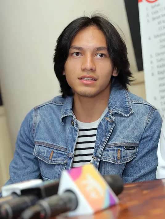 Berprofesi sebagai aktor, Jefri Nichol ternyata juga punya sosok idola yang dijadikan sebagai panutannya dalam berakting. Daniel Delwis, menjadi aktor yang dijadikannya contoh agar aktingnya semakin bagus  lagi. (Deki Prayoga/Bintang.com)
