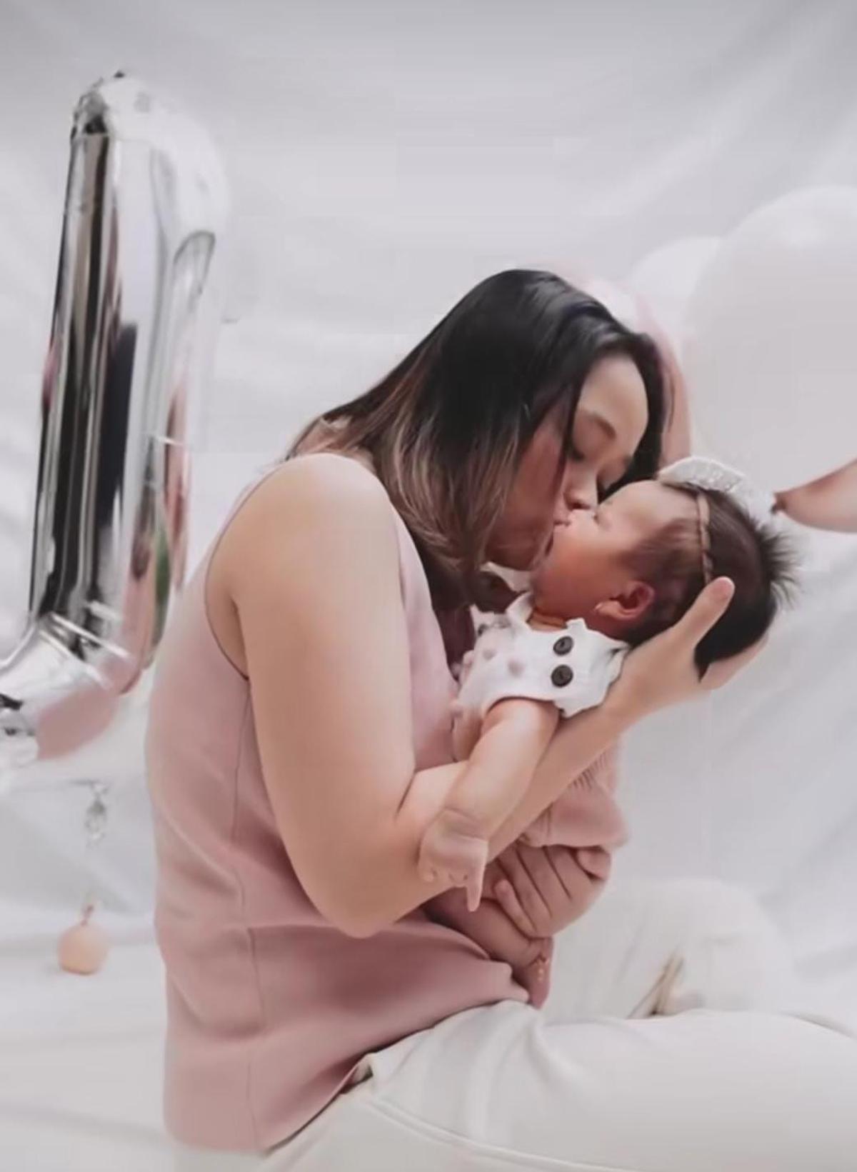 Potret Anak Gritte Agatha Lakukan Pemotretan di Umur 1 Bulan, Tampak Gemas dan Cantik