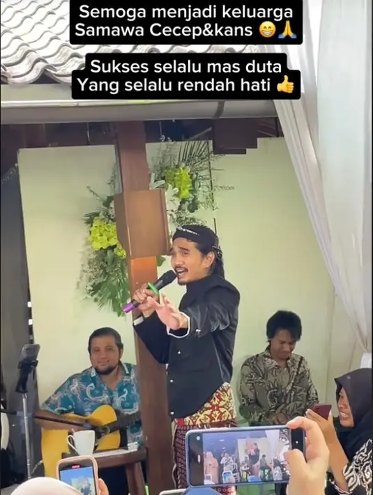 "Saya mewakili keluarga besar mengucapkan terima kasih untuk om Eross dan om Adam yang sudah meluangkan waktu dan semua tamu yang hadir," kata Duta So7 dalam video tersebut. [TikTok/@jogjafooddestination]