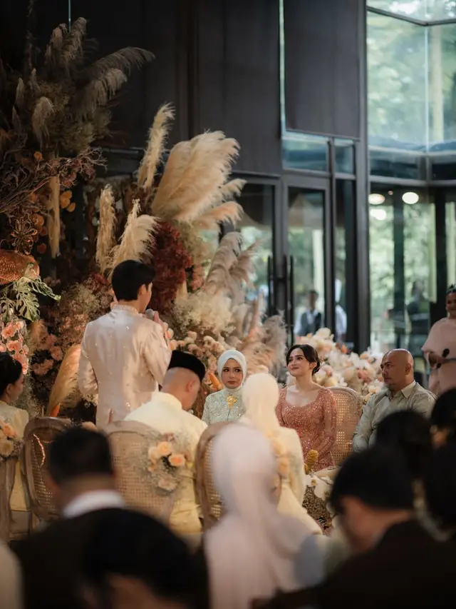 6 Detail Dekorasi Lamaran El Rumi dan Syifa Hadju, Unik dengan Caping Mirip Janur