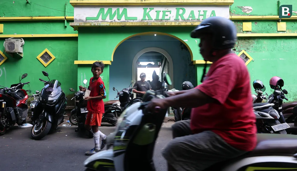 <p>Tampak depan Stadion Gelora Kie Raha, stadion bersejarah di Ternate, Maluku Utara. (Bola.com/Okie Prabhowo)</p>