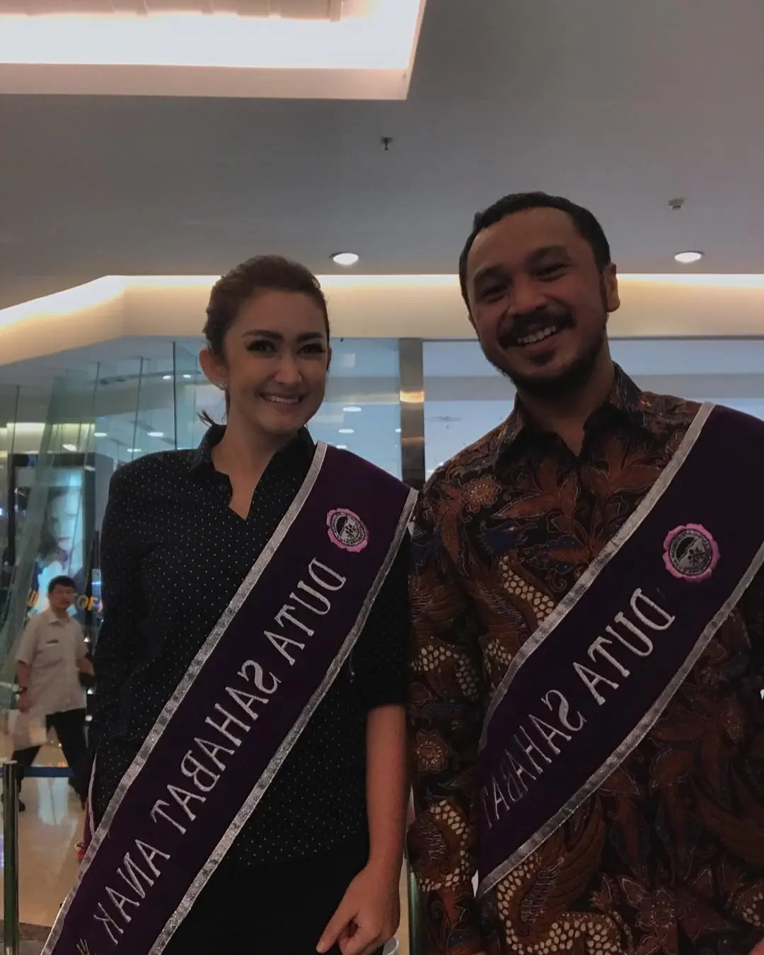 Lembaga Perlindungan Anak Indonesia (LPAI) menobatkan Nafa Urbach dan Giring Nidji sebagai Duta Sahabat Anak [foto: instagram/nafaurbach]
