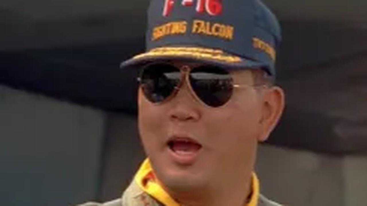 Potret Lawas Panglima ABRI Eks Wapres Indonesia dengan Baret Merahnya, Gagah & Berwibawa