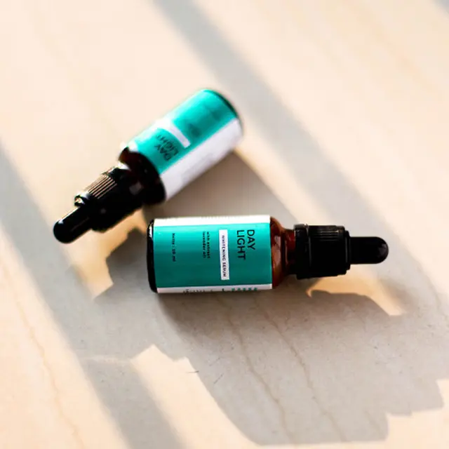 Glowing Solutions Package dari Derma Express.