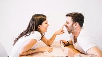 Flirty knock knock jokes for couple. (Photo: Freepik)