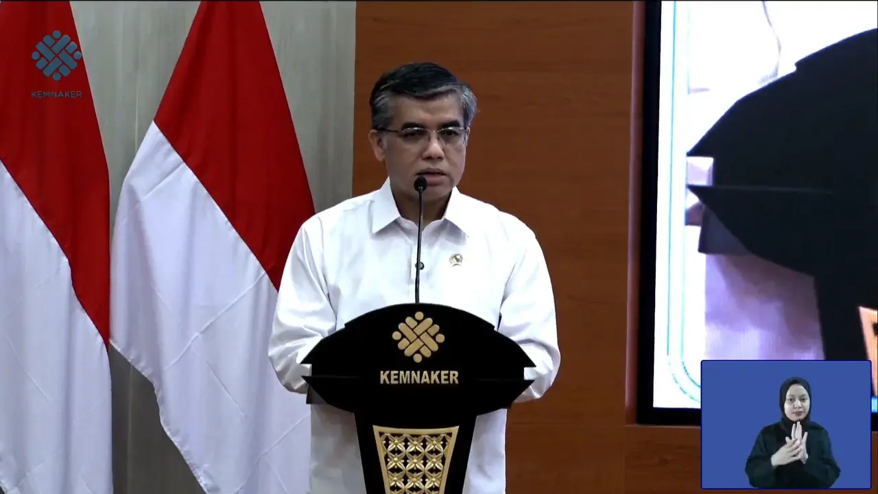 Menteri Ketenagakerjaan (Menaker) Yassierli, menutup Magang Nasional Batch I, Jumat (24/4/2026). (Liputan6.com/Arief)