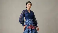 8 Model Long Dress Brokat Kombinasi Batik Modern Lengan Bishop untuk Rayakan Kemerdekaan 17 Agustus 1945 HUT RI Ke-81