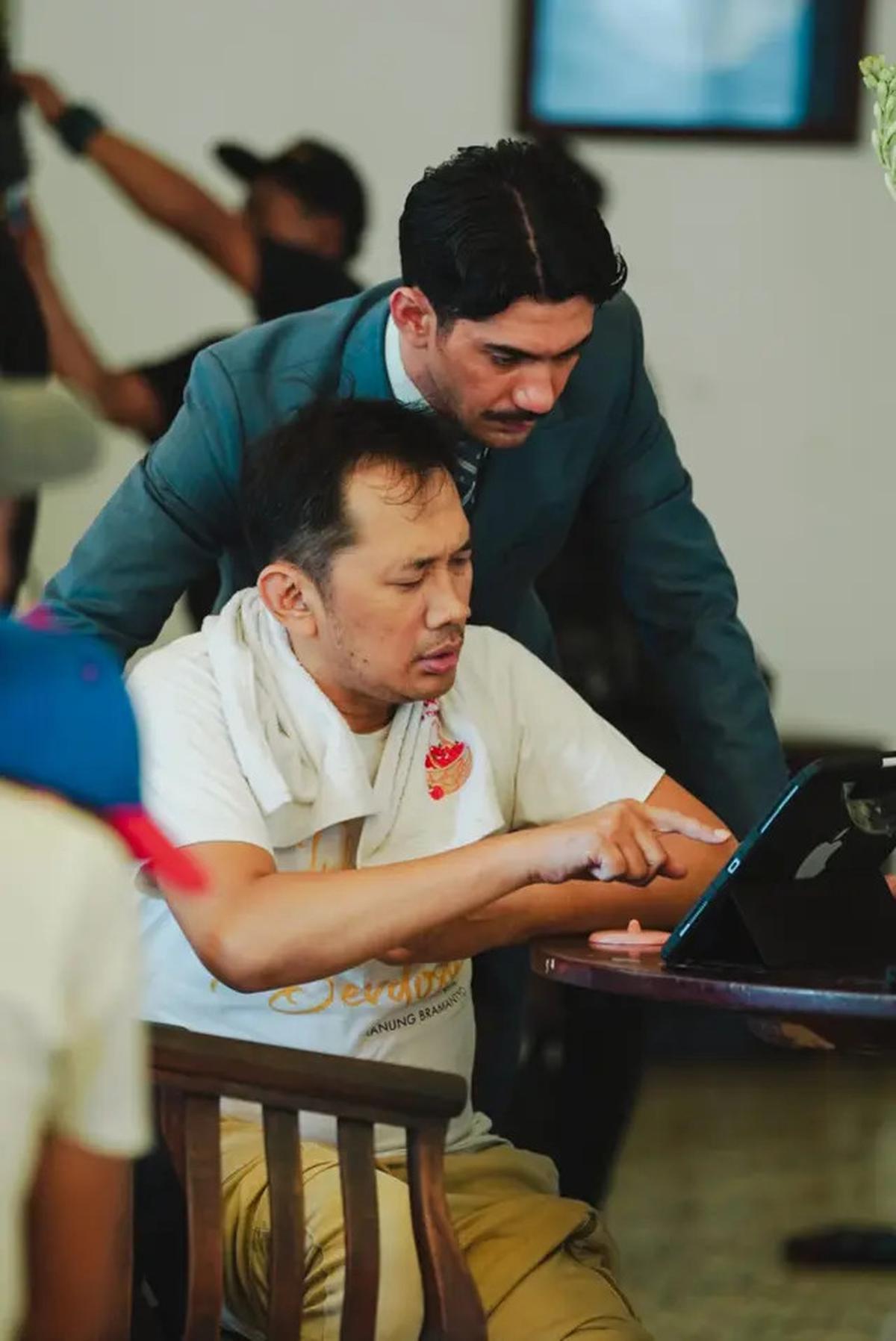 Eksklusif Reza Rahadian: Soal Film Gowok Kasamutra Jawa dan 16 Tahun Berteman dengan Hanung Bramantyo